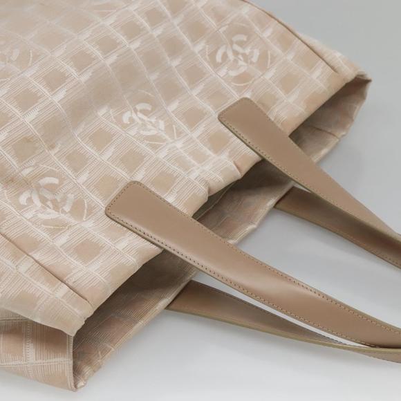 CHANEL New travel line Tote Bag Nylon Ivory CC Auth 129742 - Picture 7 of 16